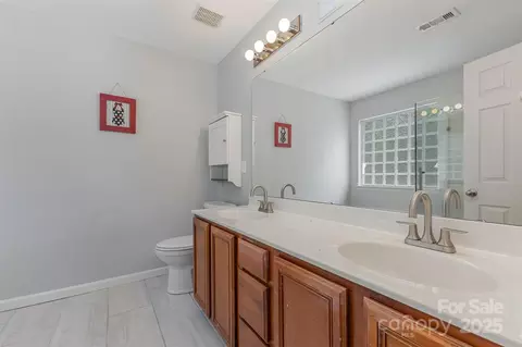 Bath - 3011 Streamlet Way, Monroe, NC 28110 photo 1 of 3