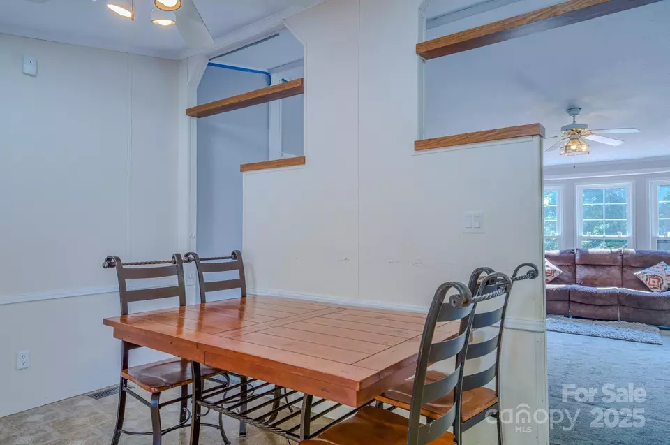 Dining - 110 Haven Rd, East Flat Rock, NC 28726 photo 2 of 3
