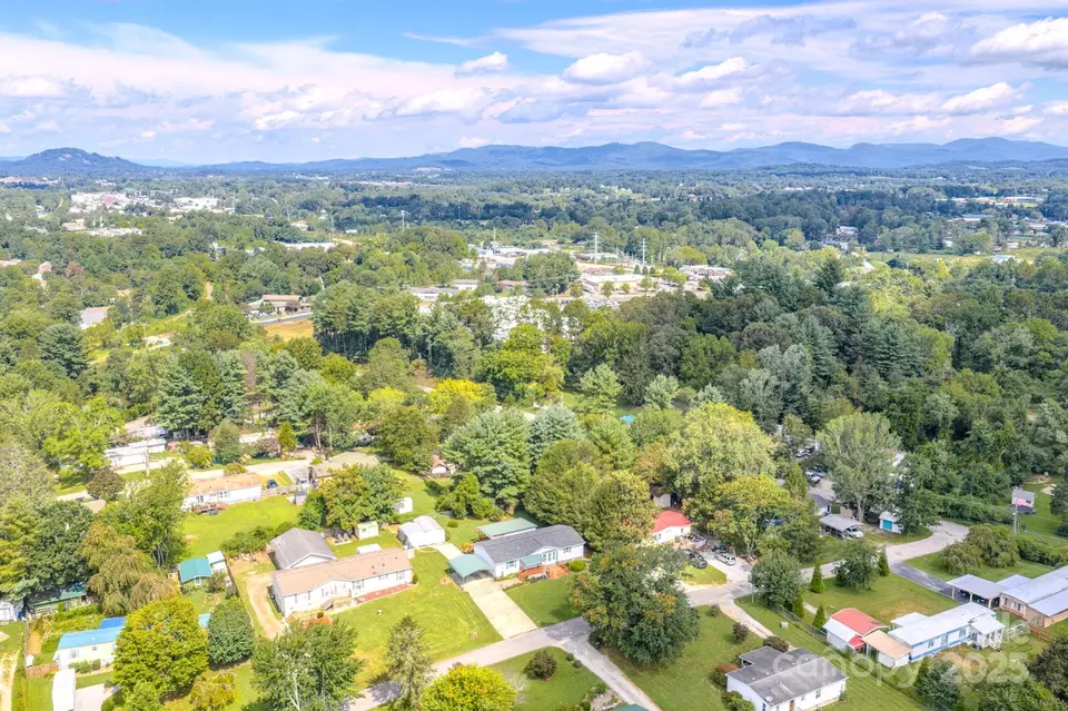 View/Area - 110 Haven Rd, East Flat Rock, NC 28726 photo 4 of 6