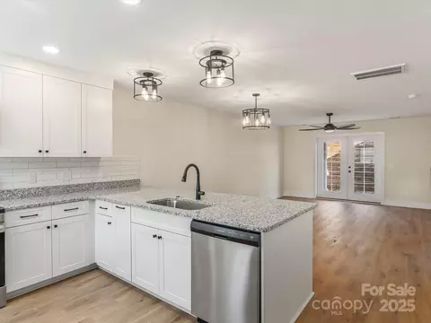 Living - 202 Beacon Ave, Morganton, NC 28655 photo 1 of 5