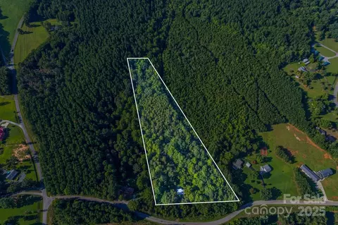 135 Medford Rd, Tryon, NC 28782