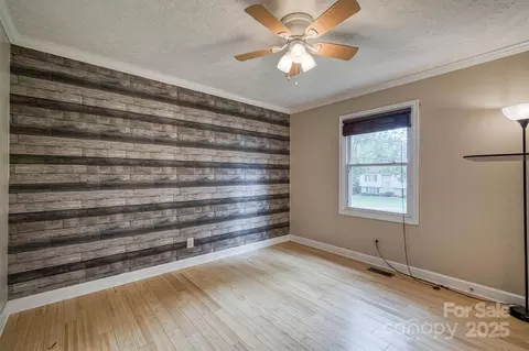 Bedroom - 5029 Scott Rd, Morganton, NC 28655 photo 4 of 6