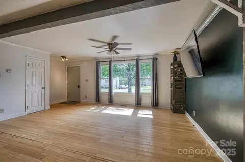 Living - 5029 Scott Rd, Morganton, NC 28655 photo 1 of 4