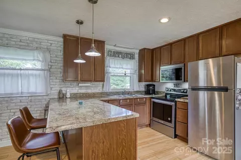 Kitchen - 5029 Scott Rd, Morganton, NC 28655 photo 2 of 3