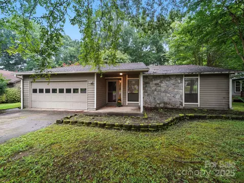 3844 Sweetgrass Ln, Charlotte, NC 28226