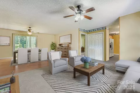 7785 Crestwood Dr, Kannapolis, NC 28081