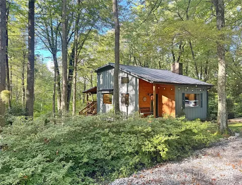 6622 Gingercake Rd, Newland, NC 28657