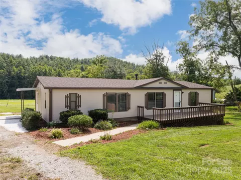 320 Bethany Church Rd, Fairview, NC 28730