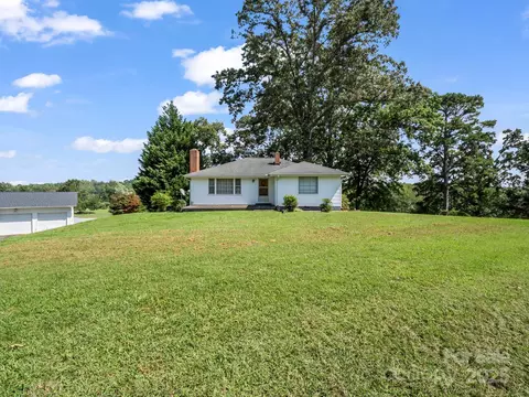 256 School Rd, Mill Spring, NC 28756