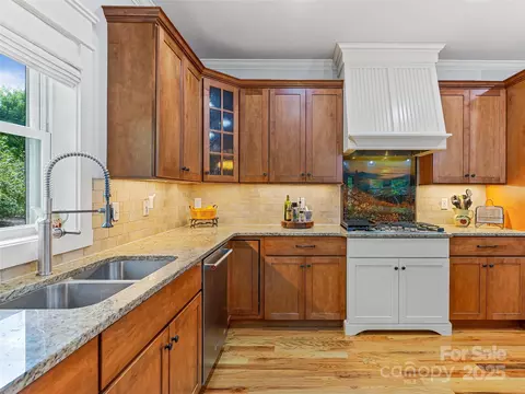 Kitchen - 54 Stills Creek Loop, Fairview, NC 28730 photo 3 of 5