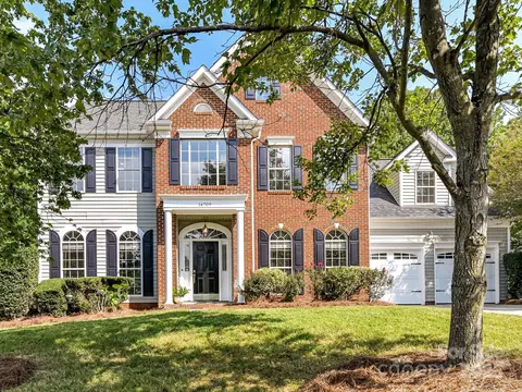14709 Pomerol Ln, Pineville, NC 28134