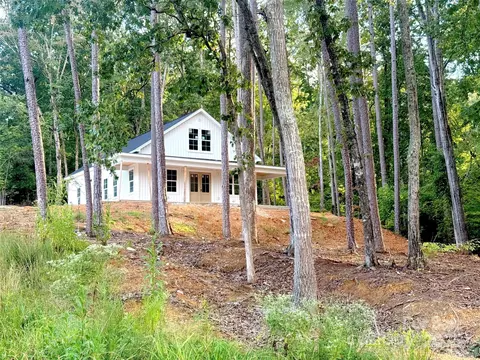 210 Newport Dr, Mount Gilead, NC 27306