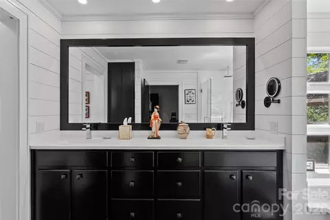 Bath - 566 Canebrake Rd, Tryon, NC 28782 photo 4 of 5
