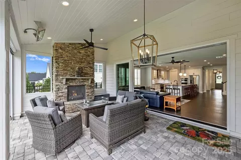 14128 Pinoli Pine Cir, Huntersville, NC 28078