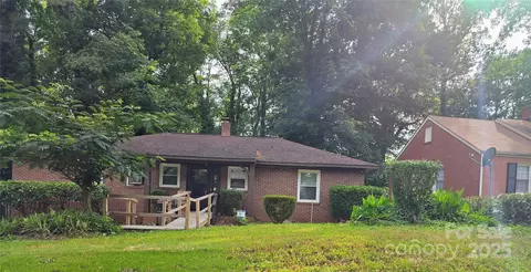 1527 Wickham Ln, Charlotte, NC 28208