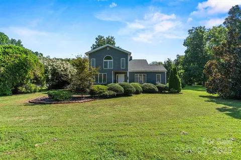 1107 S Point Rd, Belmont, NC 28012