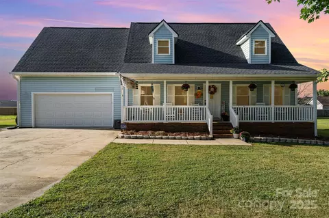 117 Grainger Ln, Statesville, NC 28625