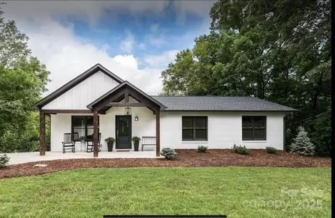 2123 49th Avenue Ne Pl NE, Hickory, NC 28601