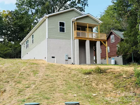 509 Bonner St, Hendersonville, NC 28739