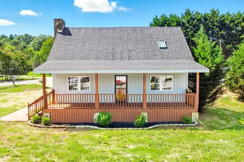 119 Yates St, Dallas, NC 28034