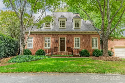 621 Hungerford Pl, Charlotte, NC 28207