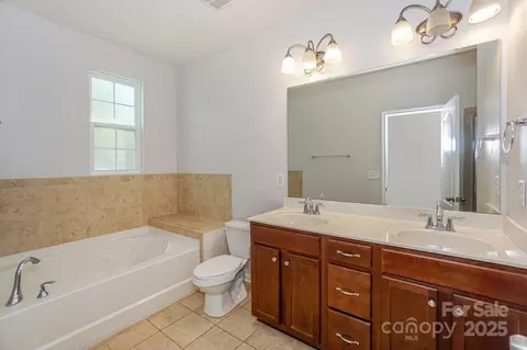 Bath - 8273 Viewpoint Ln, Cornelius, NC 28031 photo 1 of 4