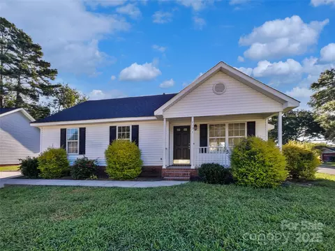 1131 Summit Hills Dr, Charlotte, NC 28214