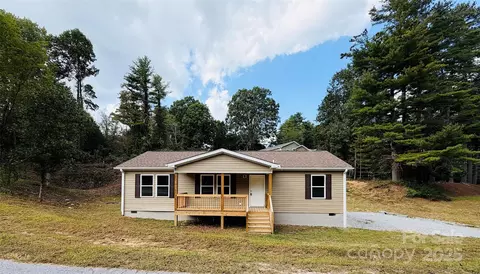 204 Oscelake Way, Hendersonville, NC 28739