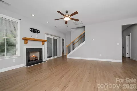 Living - 100 Holly Dr, Duncan, SC 29334 photo 3 of 4