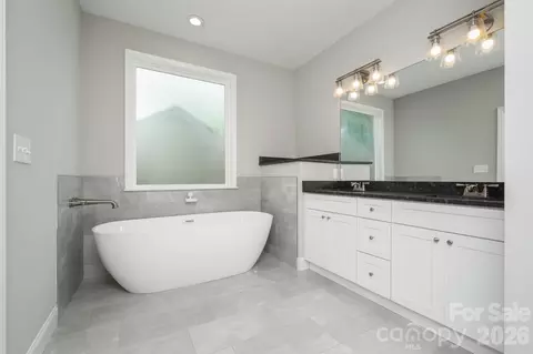 Bath - 100 Holly Dr, Duncan, SC 29334 photo 1 of 5