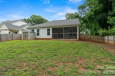 Exterior - 100 Holly Dr, Duncan, SC 29334 photo 3 of 4