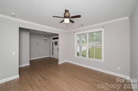 Living - 100 Holly Dr, Duncan, SC 29334 photo 1 of 4