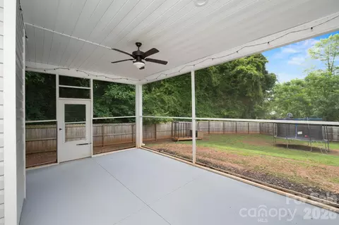 Exterior - 100 Holly Dr, Duncan, SC 29334 photo 1 of 4