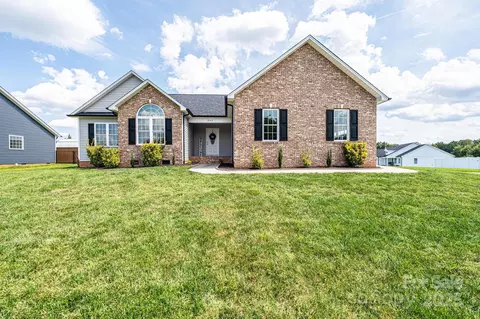 207 S 5th Ave, Maiden, NC 28650