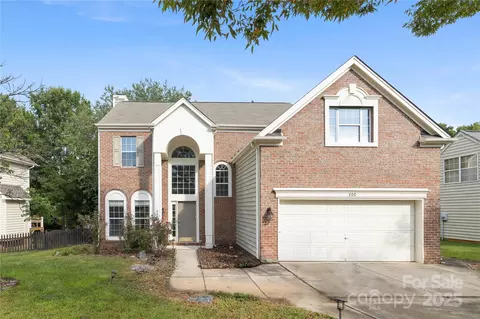 200 Aylesbury Ln, Indian Trail, NC 28079