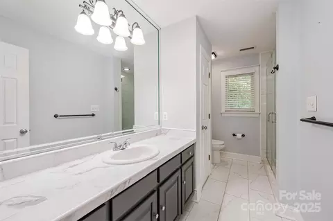 Bath - 1509 Heather Ln, Monroe, NC 28110 photo 3 of 4