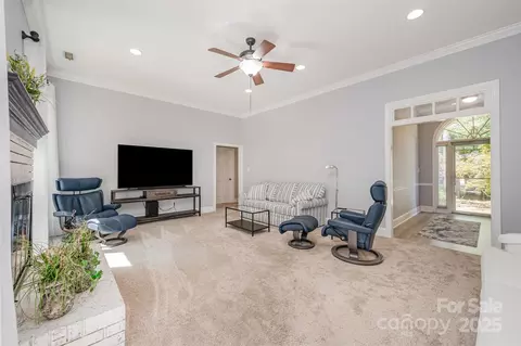 Living - 1509 Heather Ln, Monroe, NC 28110 photo 4 of 5