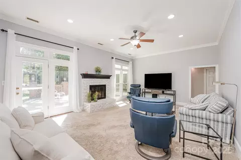 Living - 1509 Heather Ln, Monroe, NC 28110 photo 3 of 5