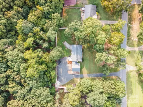 2106 Woodhurst Ln, Albemarle, NC 28001