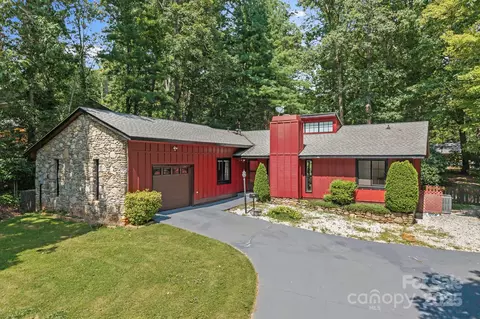 18 Saint Andrews Rd, Arden, NC 28704