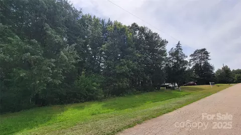 6881 Pine Moss Ln, Clover, SC 29710