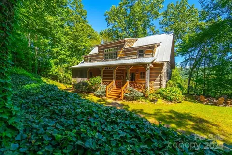 246 Fiddle And A Bow Ln, Sylva, NC 28779 photo 2
