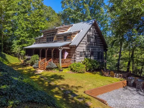 246 Fiddle And A Bow Ln, Sylva, NC 28779 photo 3