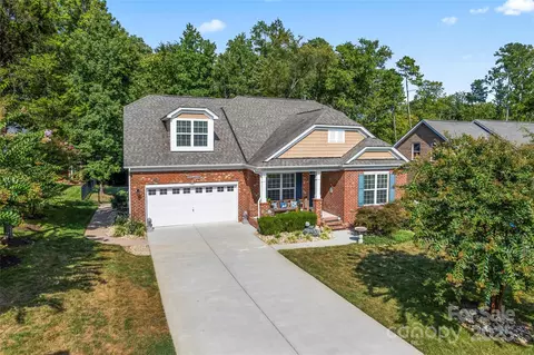 8015 Frances Haven Dr, Harrisburg, NC 28075