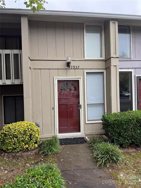 7937 Charter Oak Ln, Charlotte, NC 28226