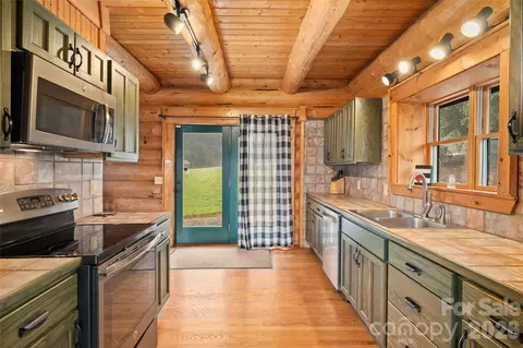 Kitchen - 352 Arbra Mountain Way, Bostic, NC 28018 photo 1 of 2