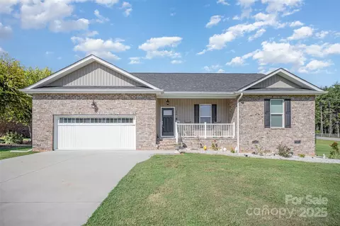 104 Postell Dr, Statesville, NC 28625
