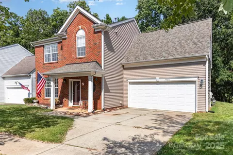 7900 Rolling Meadows Ln, Huntersville, NC 28078