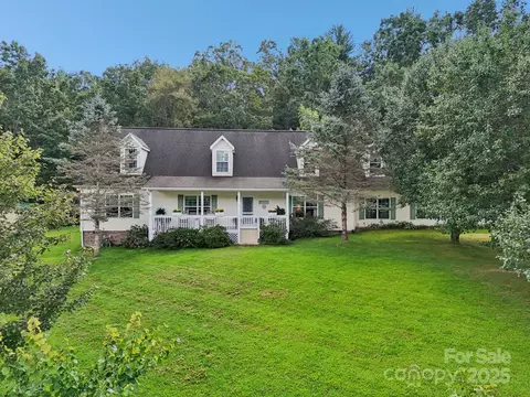 180 Chelsea Nix Ln, Hendersonville, NC 28792