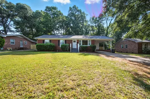 830 Log Cabin Rd, Charlotte, NC 28213